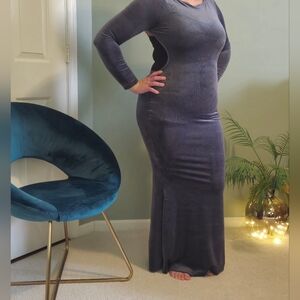 Backless evening dress